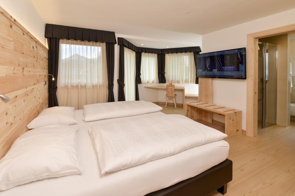 Hotel Silvana Selva di Val Gardena Esterno foto